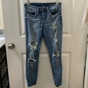 BLANKNYC distressed cropped jean. Size 26